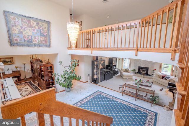 20 SAPPHIRE DR, West Windsor, NJ 08550