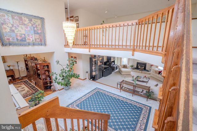 20 SAPPHIRE DR, West Windsor, NJ 08550