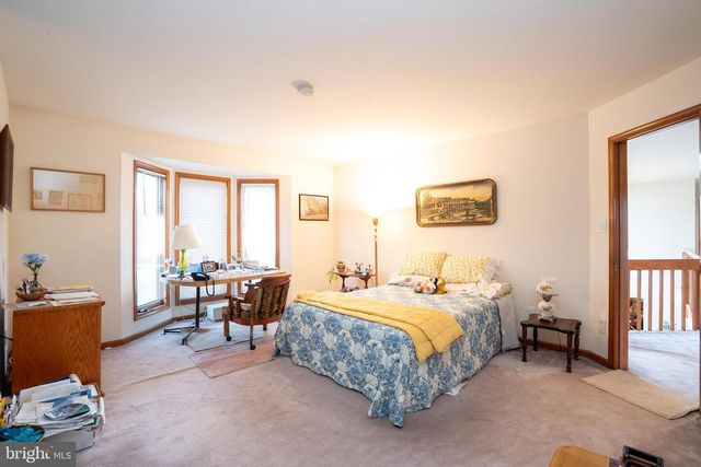 20 SAPPHIRE DR, West Windsor, NJ 08550