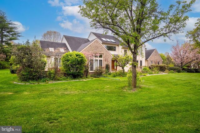 20 SAPPHIRE DR, West Windsor, NJ 08550