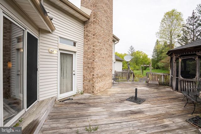 20 SAPPHIRE DR, West Windsor, NJ 08550