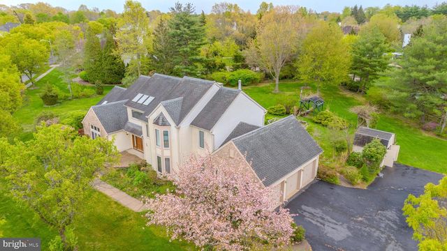 20 SAPPHIRE DR, West Windsor, NJ 08550