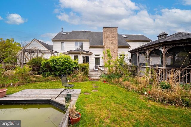 20 SAPPHIRE DR, West Windsor, NJ 08550