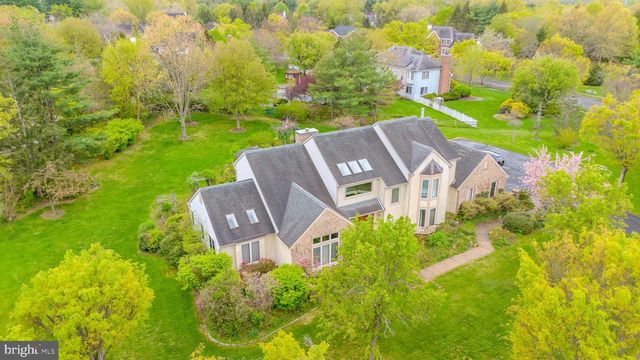 20 SAPPHIRE DR, West Windsor, NJ 08550