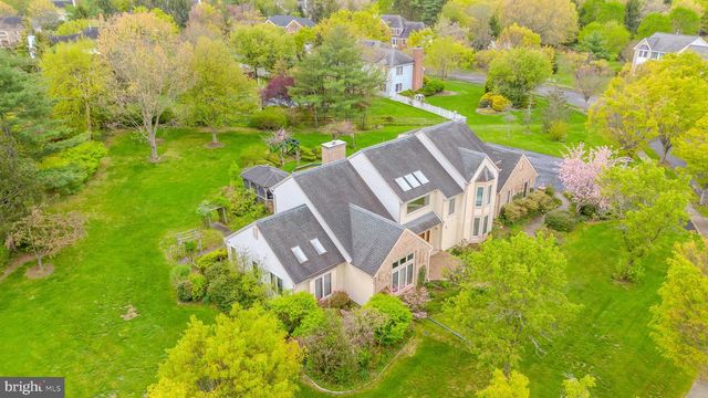 20 SAPPHIRE DR, West Windsor, NJ 08550