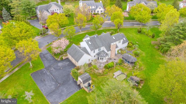 20 SAPPHIRE DR, West Windsor, NJ 08550