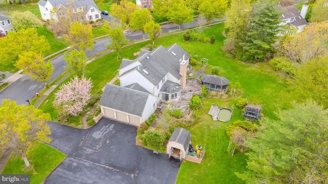 20 SAPPHIRE DR, West Windsor, NJ 08550