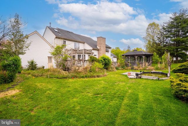 20 SAPPHIRE DR, West Windsor, NJ 08550