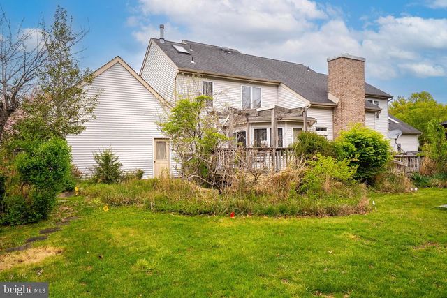 20 SAPPHIRE DR, West Windsor, NJ 08550