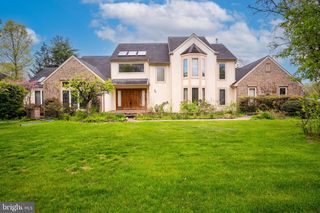 20 SAPPHIRE DR, West Windsor, NJ 08550