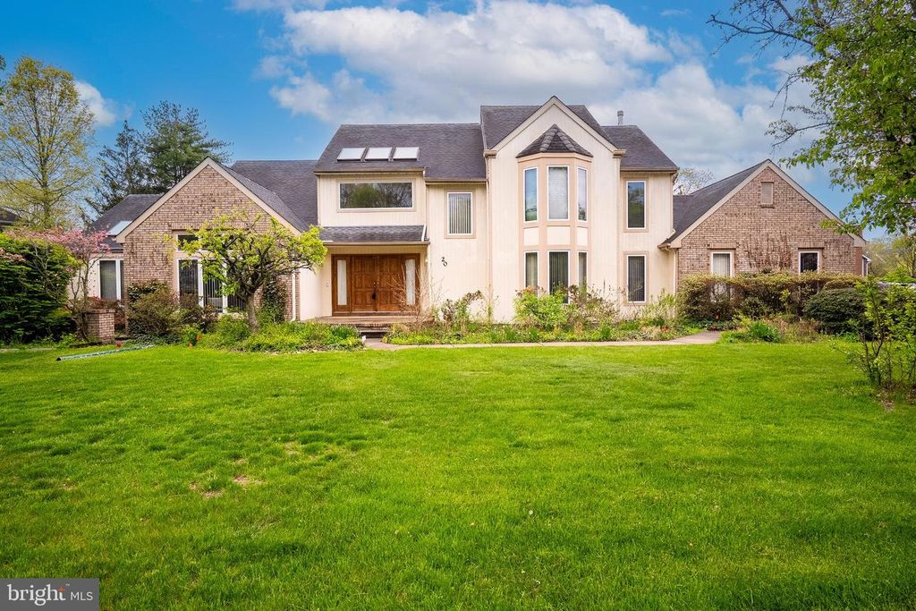 20 SAPPHIRE DR, West Windsor, NJ 08550