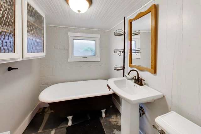 143 Des Plaines Avenue, Forest Park, IL 60130