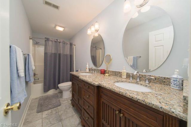 912 Wimberly Way Court, Kernersville, NC 27284