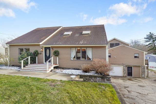 923 Main St, Northbridge, MA 01588