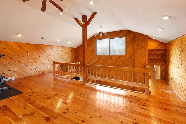 923 Main St, Northbridge, MA 01588