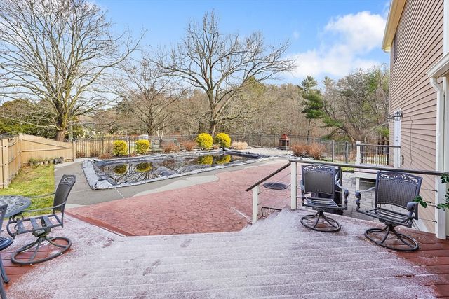 923 Main St, Northbridge, MA 01588