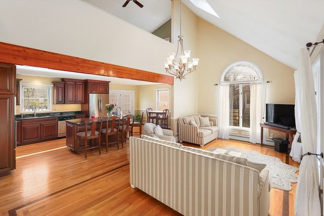 923 Main St, Northbridge, MA 01588