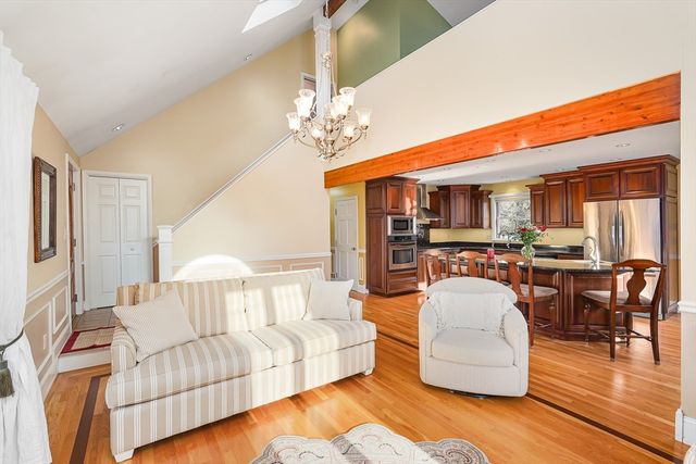 923 Main St, Northbridge, MA 01588