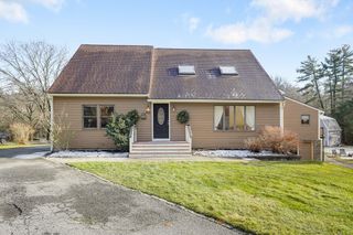 923 Main St, Northbridge, MA 01588