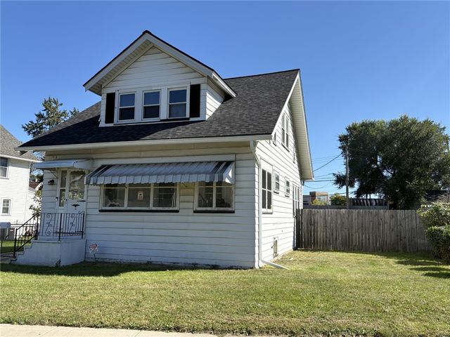 32 Walzer Road, Irondequoit, NY 14622
