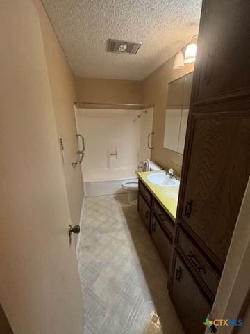 415 W Voelter Avenue, Killeen, TX 76541