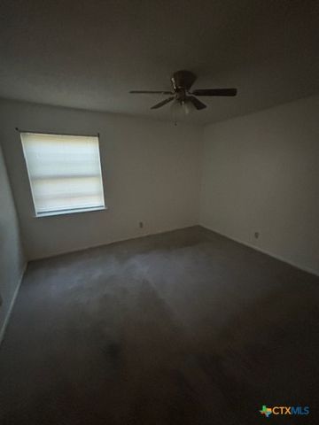 415 W Voelter Avenue, Killeen, TX 76541