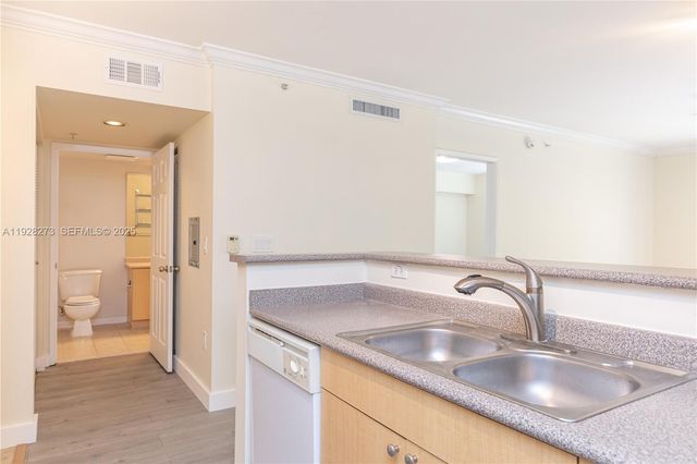 1919 Van Buren St 312A, Hollywood, FL 33020