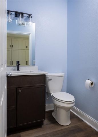 11603 Tomahawk Creek Parkway F, Leawood, KS 66211