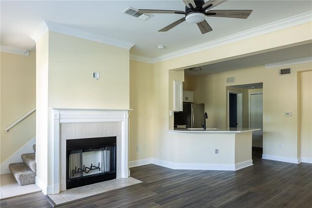 11603 Tomahawk Creek Parkway F, Leawood, KS 66211