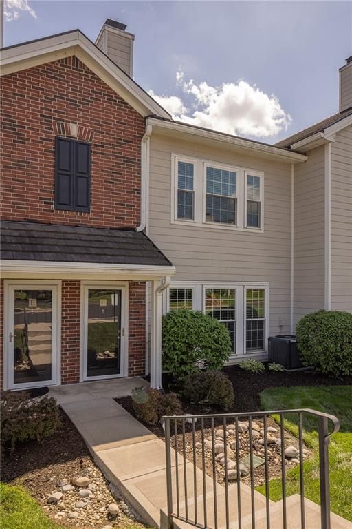 11603 Tomahawk Creek Parkway F, Leawood, KS 66211