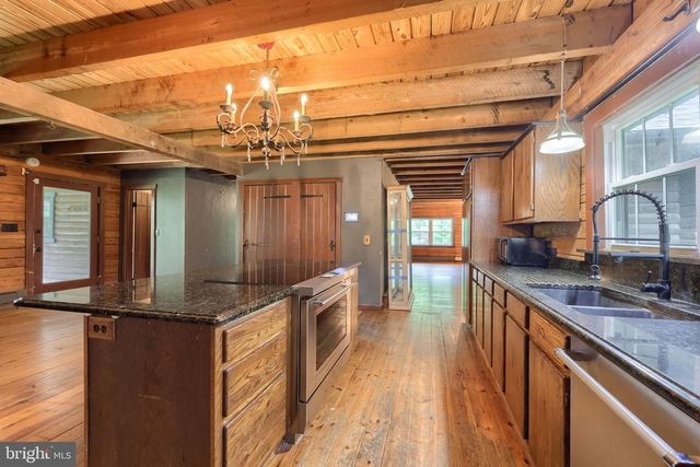 1702 BRIARWOOD LN, Quakertown, PA 18951