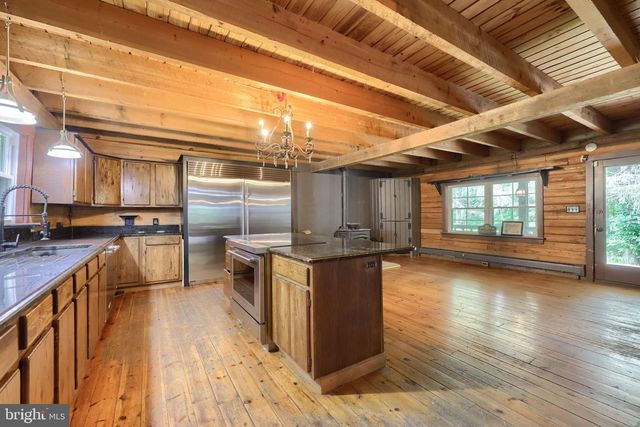 1702 BRIARWOOD LN, Quakertown, PA 18951