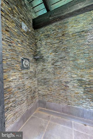 1702 BRIARWOOD LN, Quakertown, PA 18951