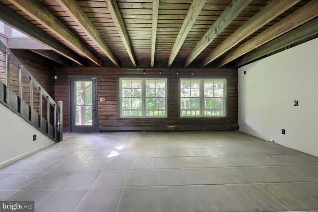 1702 BRIARWOOD LN, Quakertown, PA 18951