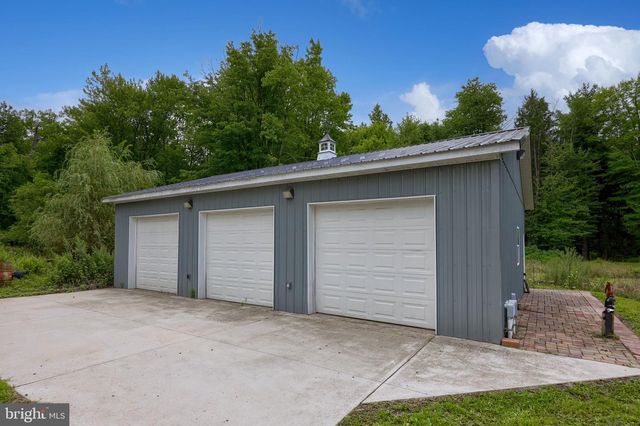 1702 BRIARWOOD LN, Quakertown, PA 18951