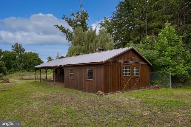 1702 BRIARWOOD LN, Quakertown, PA 18951