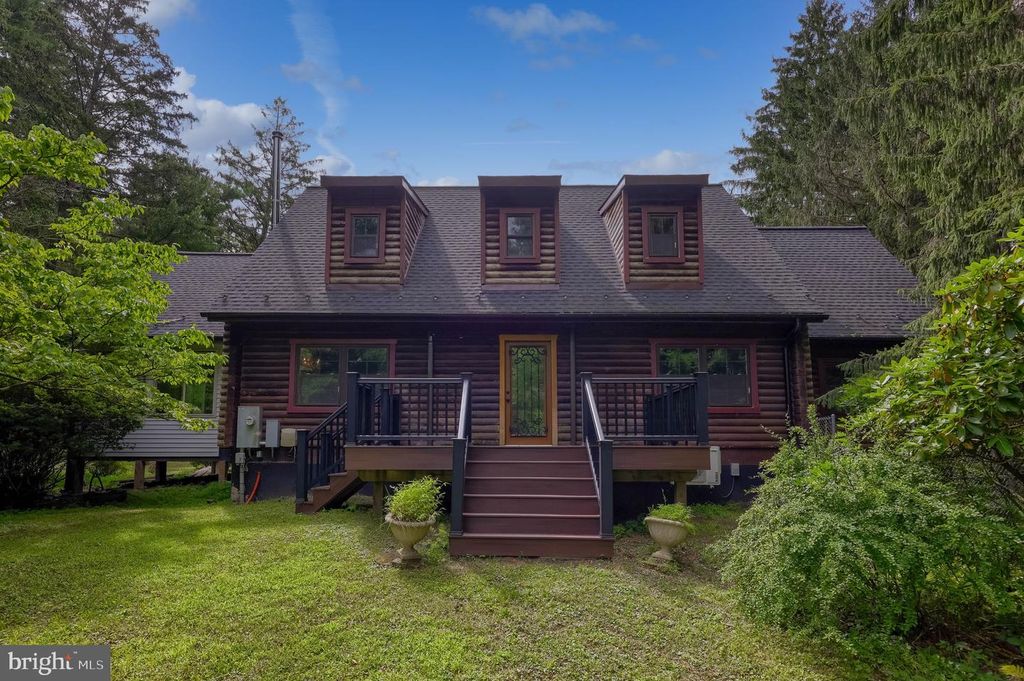1702 BRIARWOOD LN, Quakertown, PA 18951