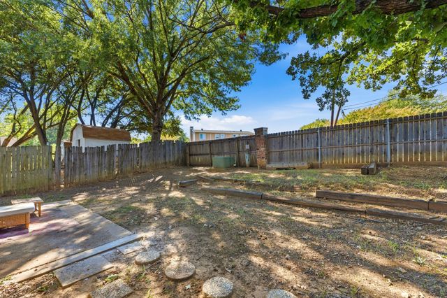 1933 Pin Oak Drive, Flower Mound, TX 75028