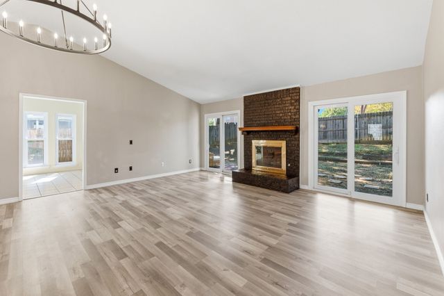 1933 Pin Oak Drive, Flower Mound, TX 75028