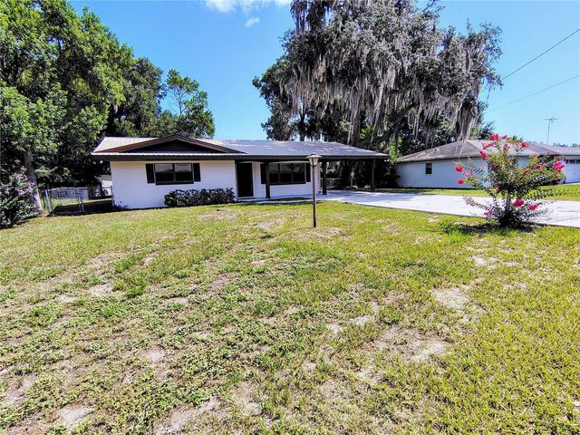 1240 CR 463, Lake Panasoffkee, FL 33538
