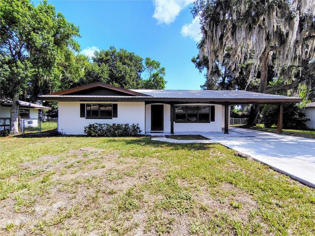 1240 CR 463, Lake Panasoffkee, FL 33538