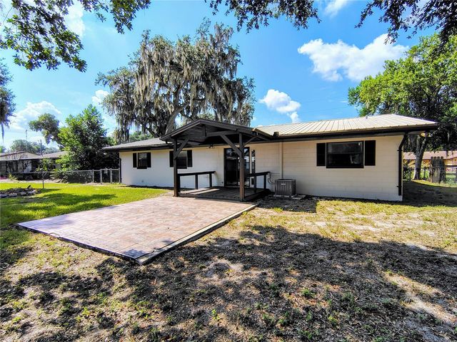 1240 CR 463, Lake Panasoffkee, FL 33538