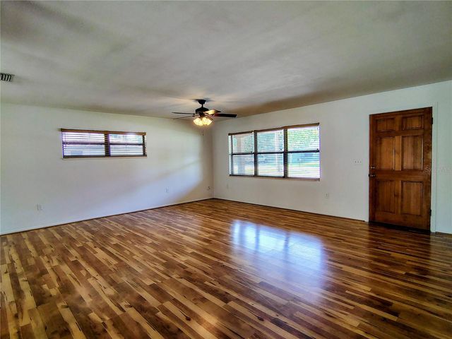 1240 CR 463, Lake Panasoffkee, FL 33538