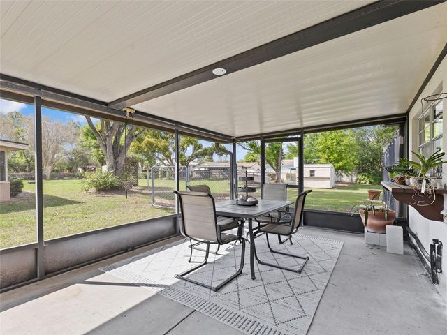 322 HOLLOWTREE DRIVE, Seffner, FL 33584