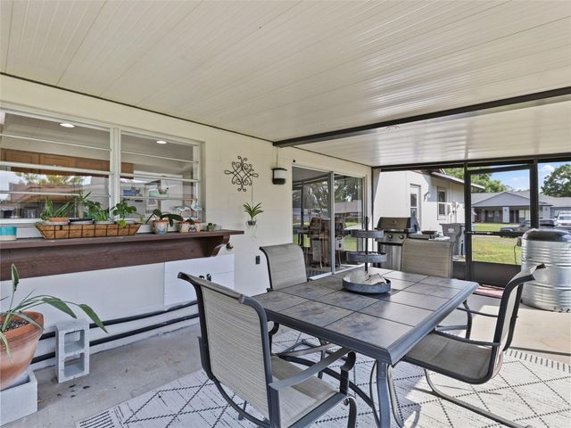 322 HOLLOWTREE DRIVE, Seffner, FL 33584