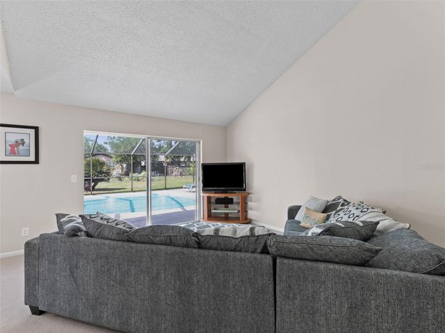 322 HOLLOWTREE DRIVE, Seffner, FL 33584