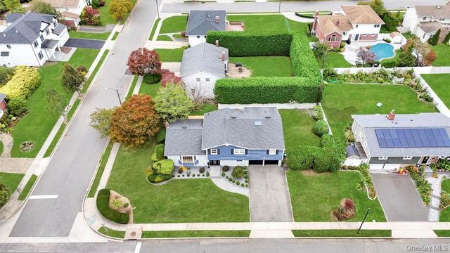 90 Rockland Drive, Jericho, NY 11753