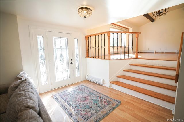 90 Rockland Drive, Jericho, NY 11753