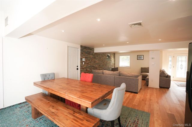 90 Rockland Drive, Jericho, NY 11753