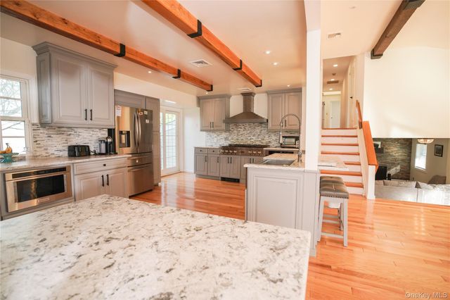 90 Rockland Drive, Jericho, NY 11753